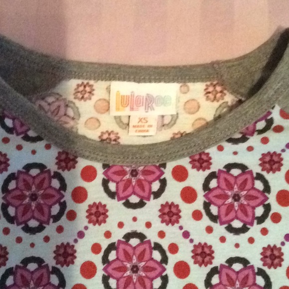 NWT LuLaRoe Randy baseball tee - Picture 3 of 3